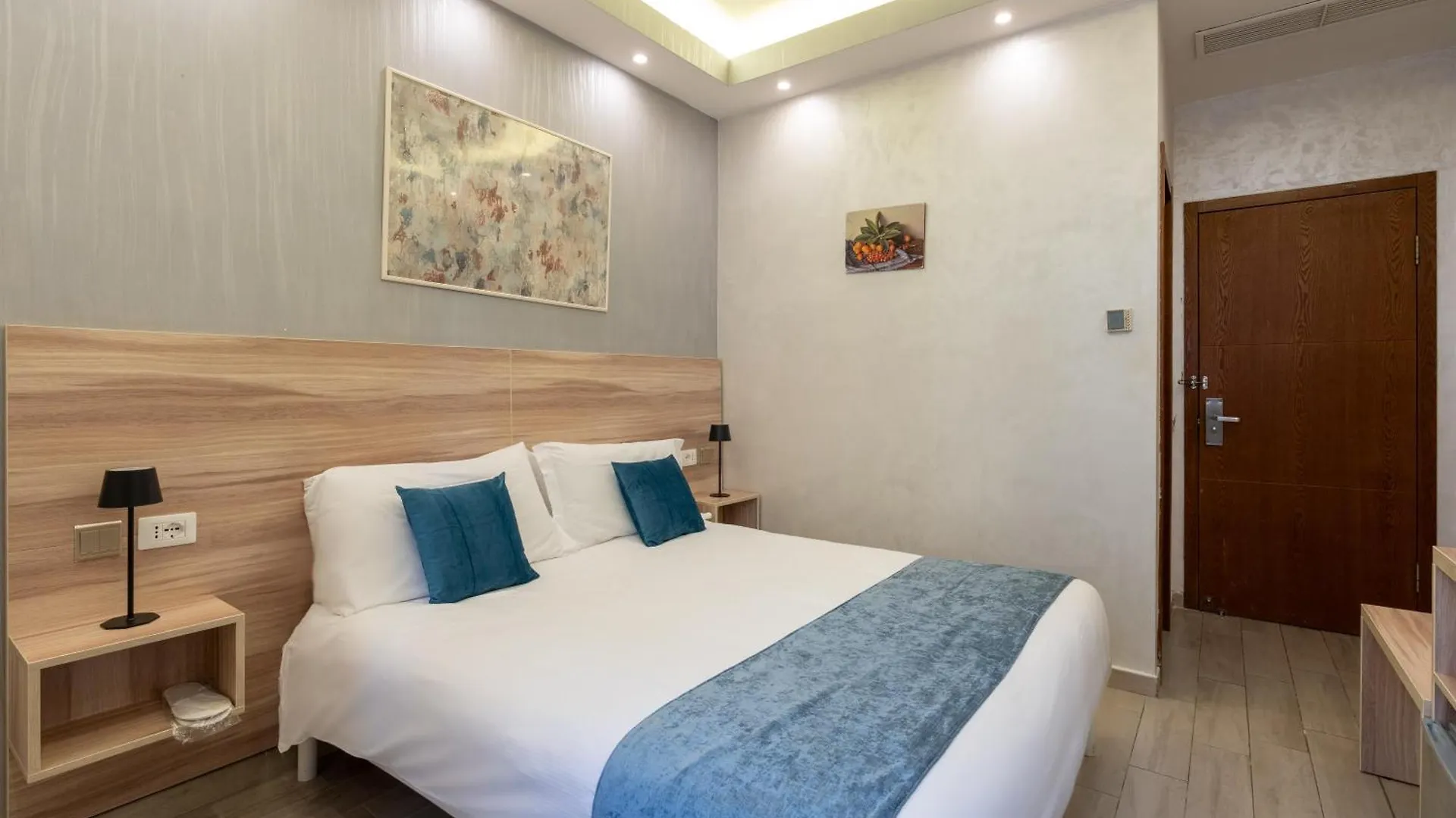 Bed & Breakfast Drago D'Oro Guesthouse - Accross From Metro Vittorio Emanuele