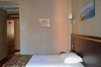 Drago D'Oro Guesthouse - Accross From Metro Vittorio Emanuele