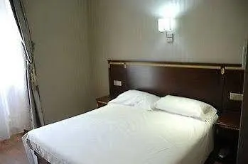Bed & Breakfast Drago D'Oro Guesthouse - Accross From Metro Vittorio Emanuele