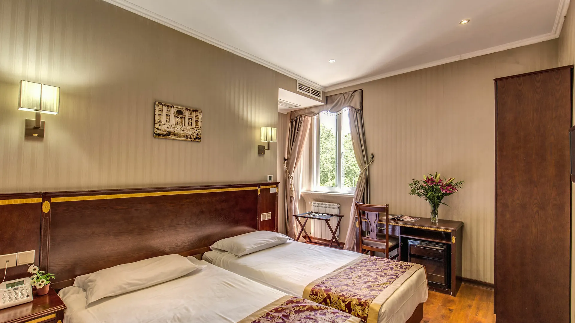 Drago D'Oro Guesthouse - Accross From Metro Vittorio Emanuele Řím